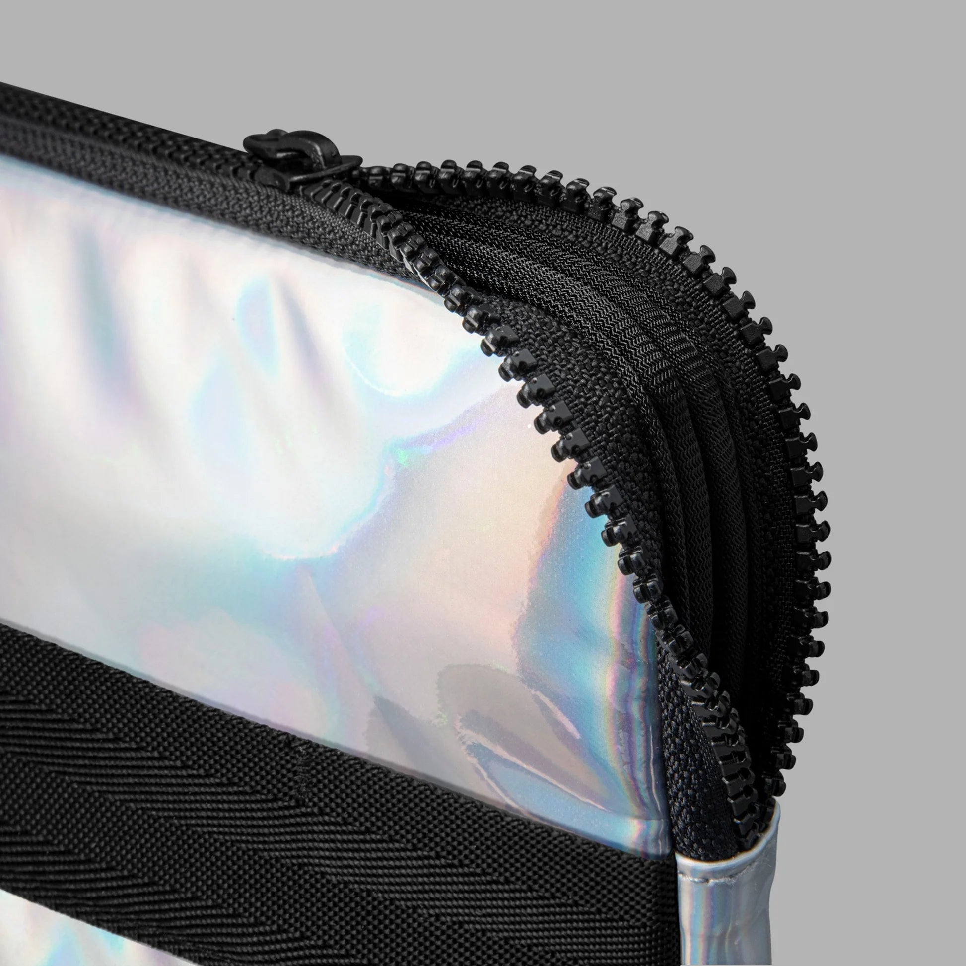 Laut Holographic 13/14" Sleeve